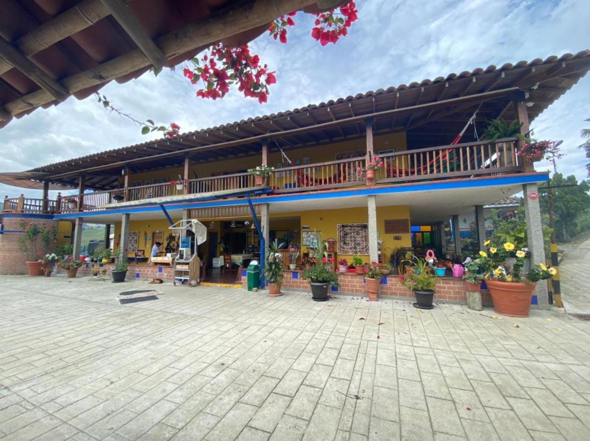 Castillo De Cascadas Finca Hotel Salamina ภายนอก รูปภาพ