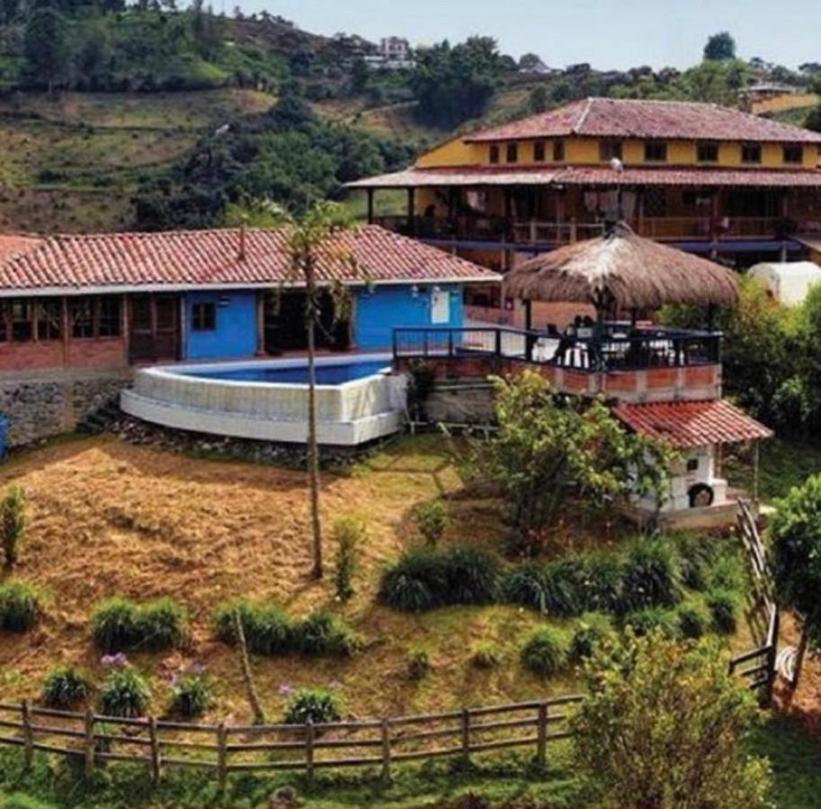 Castillo De Cascadas Finca Hotel Salamina ภายนอก รูปภาพ