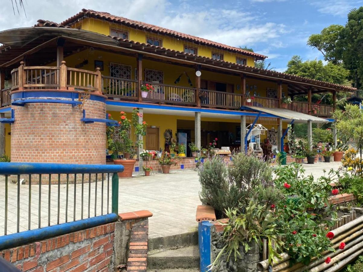 Castillo De Cascadas Finca Hotel Salamina ภายนอก รูปภาพ