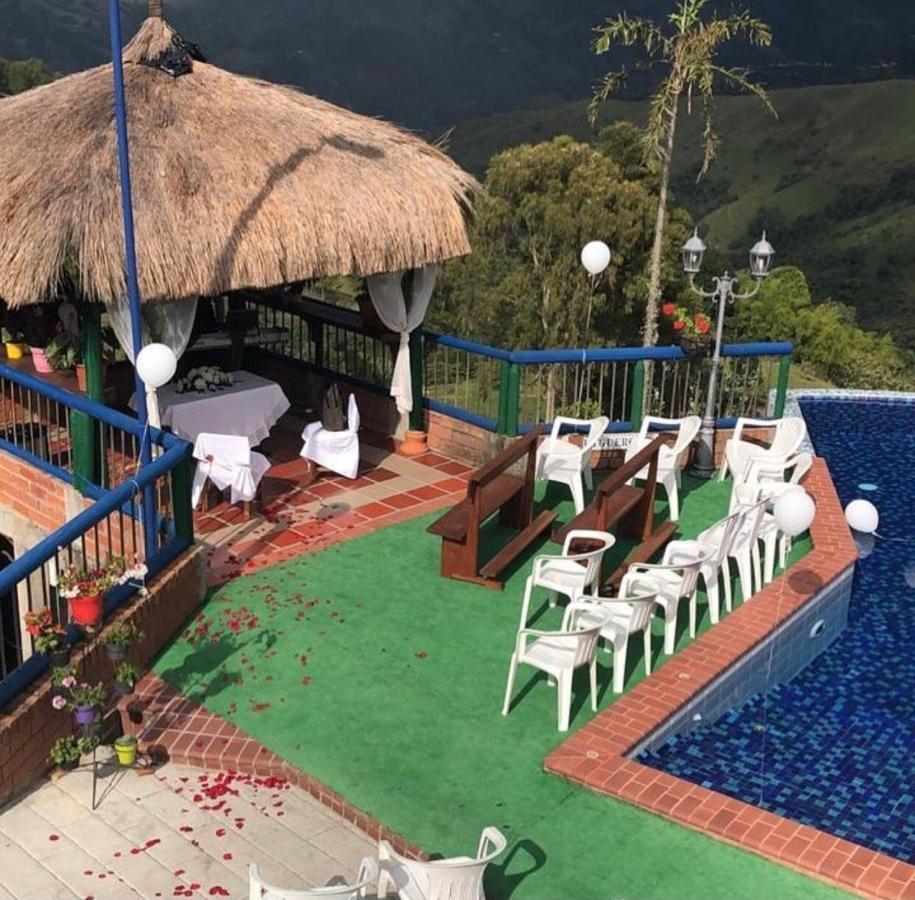 Castillo De Cascadas Finca Hotel Salamina ภายนอก รูปภาพ