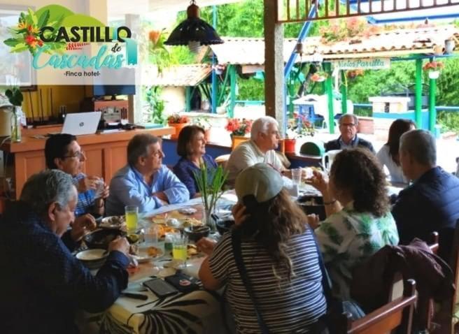 Castillo De Cascadas Finca Hotel Salamina ภายนอก รูปภาพ